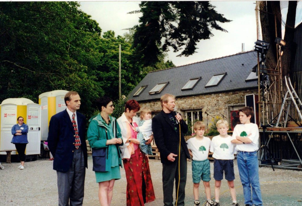 Inauguration en 1981 de l'entreprise de Paul Puech dans la campagne de Quimper en Finistère