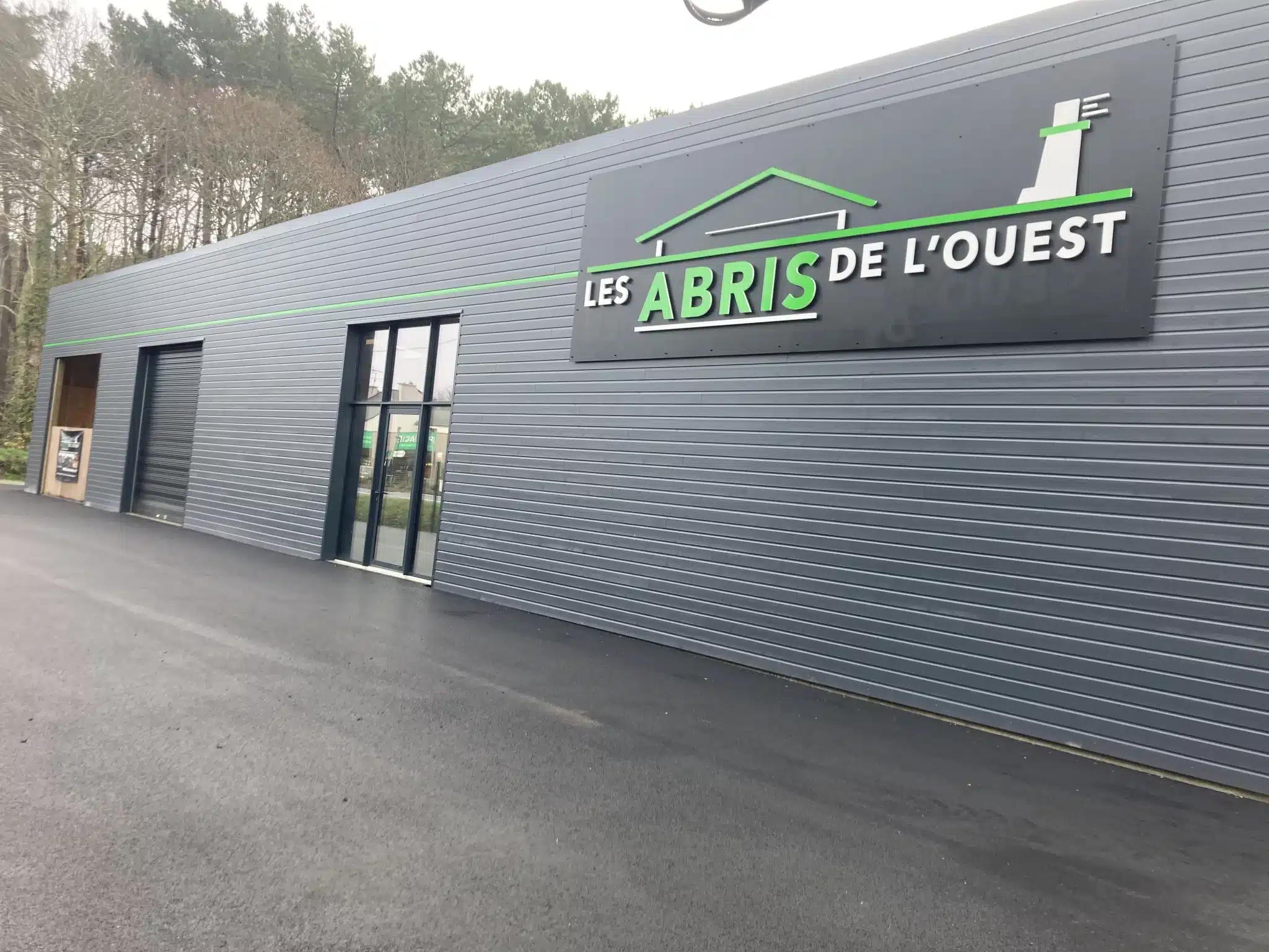 Devanture des abris de l'ouest à Combrit