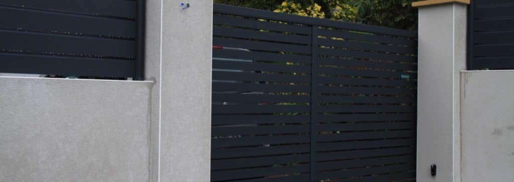 portail en aluminium noir